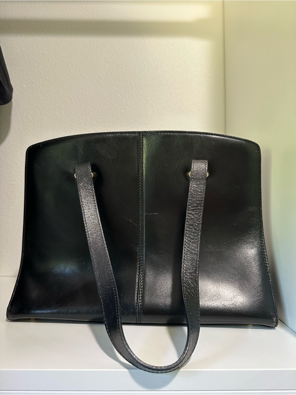 Bally Black Leather Shoulder Bag with Gold Logo Vintage leather made in Italy - Picture 2 of 9